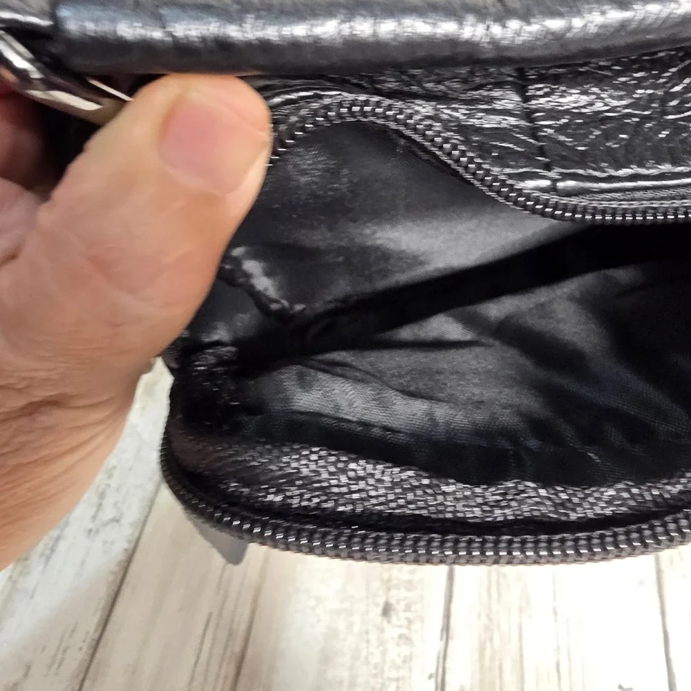 Xiao Duo Li Black Genuine Leather Messenger Crossbody Bag Multi Pocket Travel